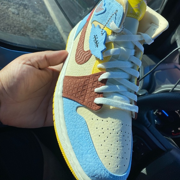 Jordan Other - Maison Chateau Rouge x Air Jordan 1 Mid SE ‘FEARLESS’